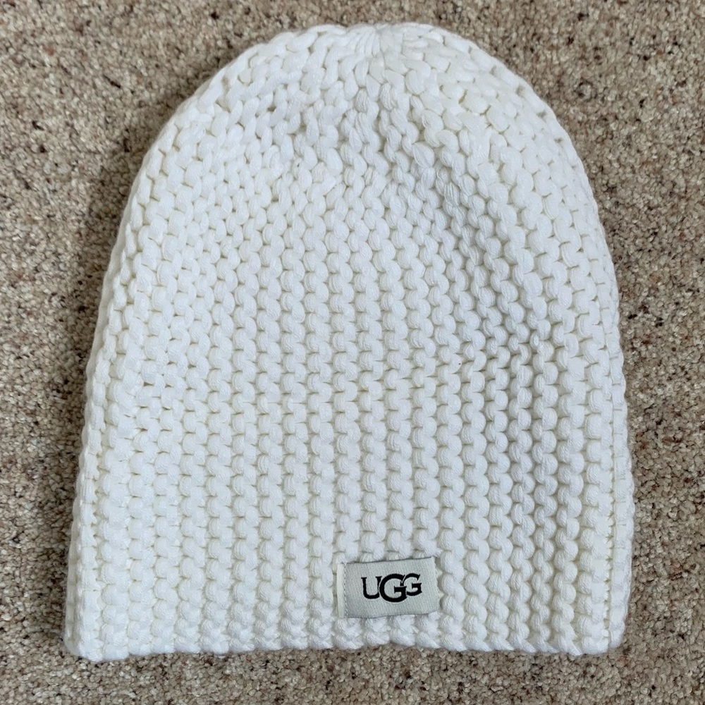 NWOT UGG Beanie White OS Unworn
